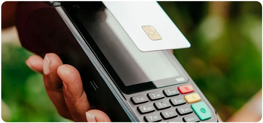 Oportunidade para o varejo: ABECS aponta alta nas compras usando cartões